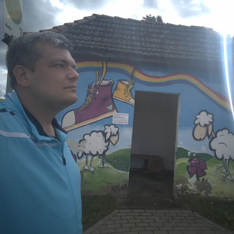 Über Tobias Hecht